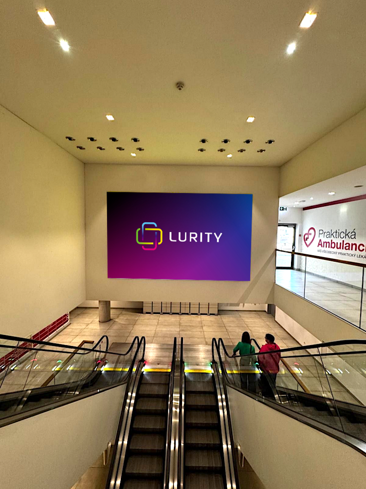 OC Novum Prešov - projektor — DOOH-Bildschirm in OC Novum Prešov, Prešov