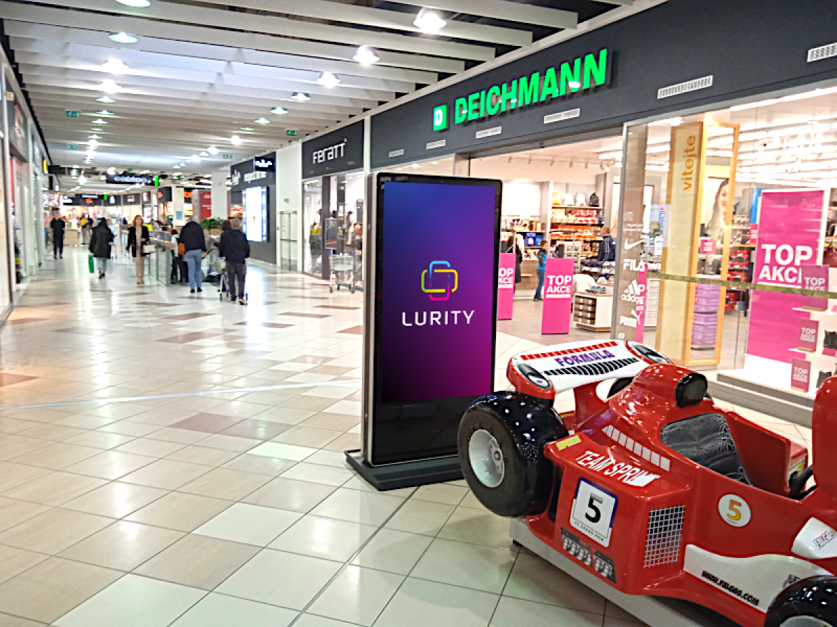 NC Kr. Pole - Takko — DOOH-Bildschirm in Nákupní Centrum Královo Pole, Brno