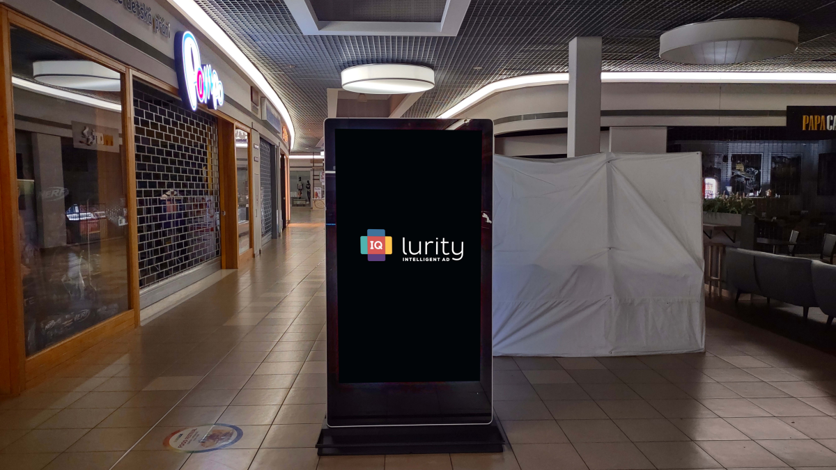 OC Varyáda - Pizza Paparazzi — DOOH-Bildschirm in Obchodní Centrum Varyáda, Karlovy Vary