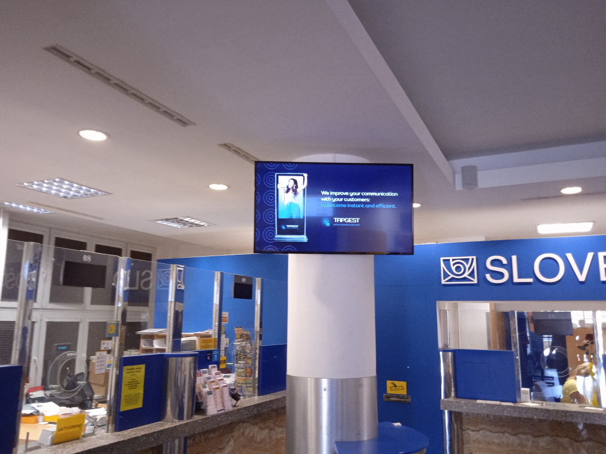 Pošta 1 Banská Bystrica B — DOOH obrazovka v Pošta 1 Banská Bystrica, Banská Bystrica