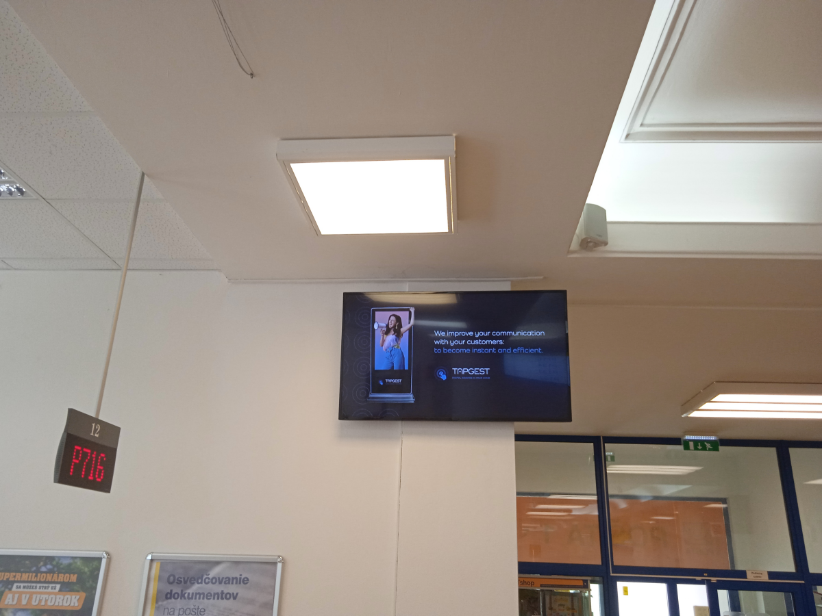 Pošta 1 Zvolen B — DOOH-Bildschirm in Posta 1 Zvolen, Zvolen