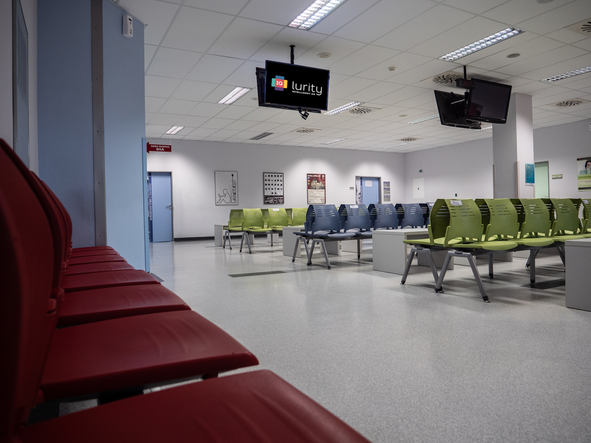 M41 - Zdrav. zar. Vúsch, Ondavská 8, KE — DOOH screen at VÚSCH, Košice