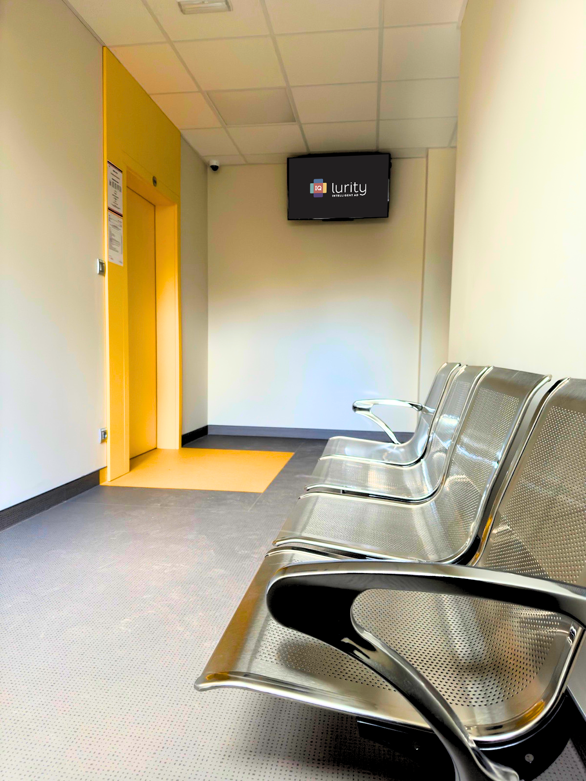M25, Zdrav. zar. Brigádnická 2, KE — DOOH screen at Poliklinika Centrum Brigádnická, Košice