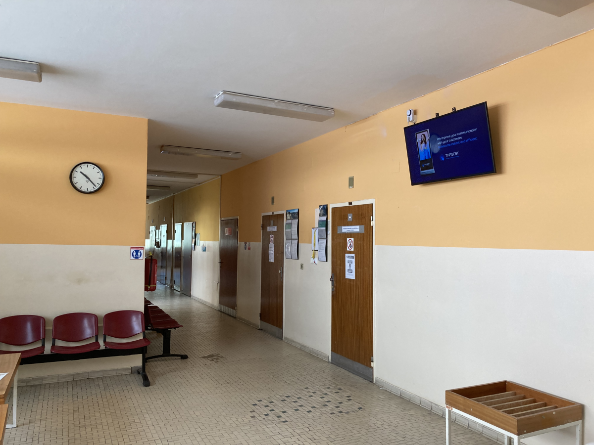 22 Diabetologicka ambulancia 1.p — DOOH screen at Fakultná nemocnica s poliklinikou F. D. Roosevelta Banská Bystrica, Banská Bystrica