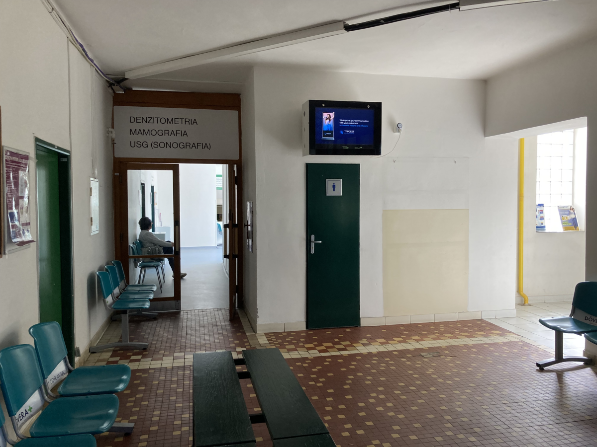 39 Urologicka ambulancia 1.p — DOOH screen at Železničná nemocnica s poliklinikou Košice, Košice