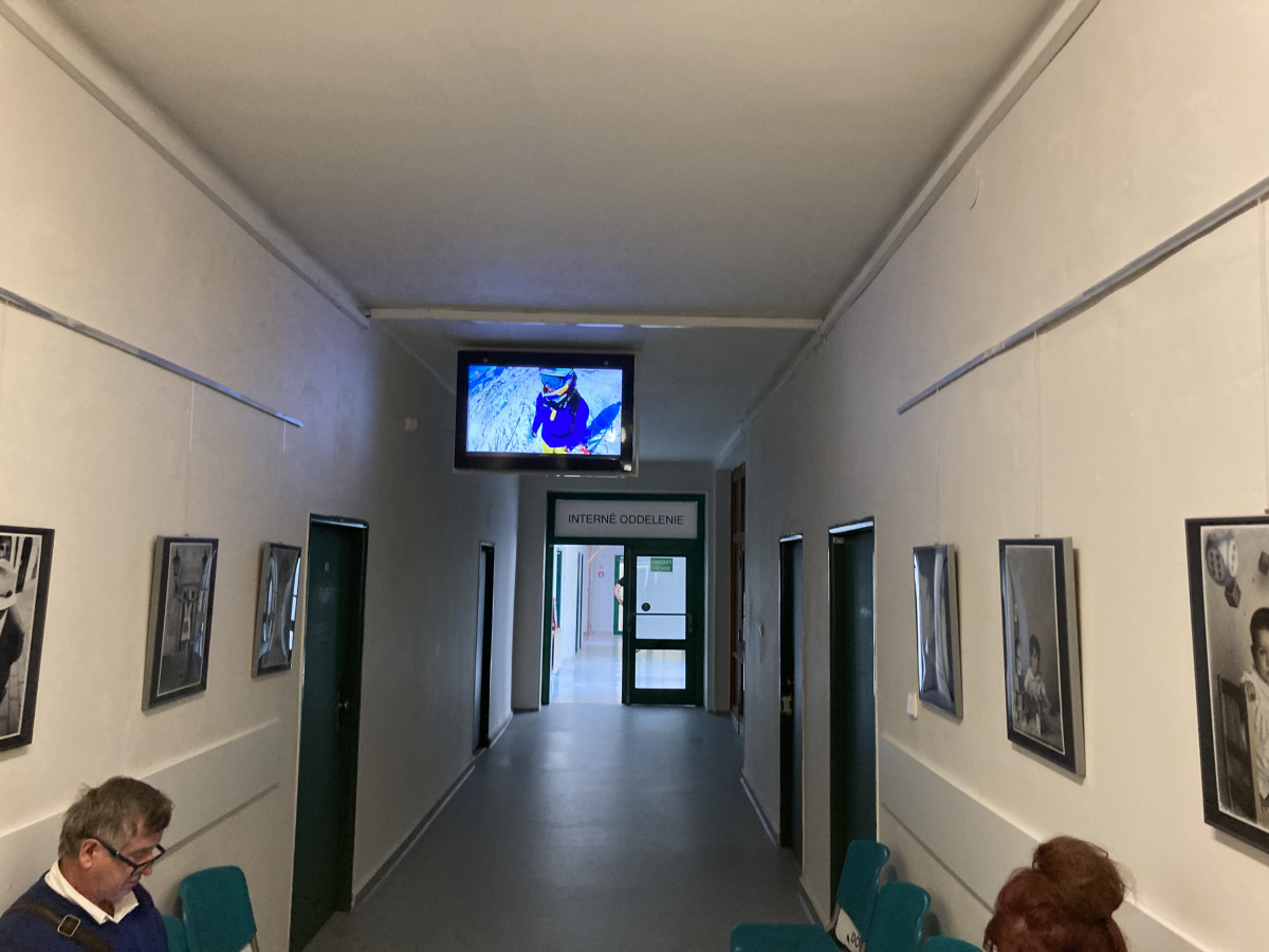 42 Diabetologicka ambulancia 2.p — DOOH screen at Železničná nemocnica s poliklinikou Košice, Košice