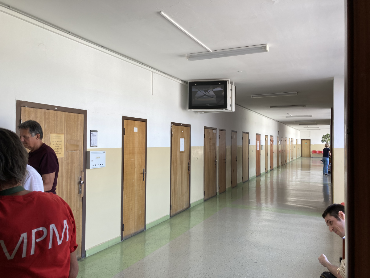 4 Interna / ORL ambulancia — DOOH screen at Nemocnica Tehelna, Bratislava