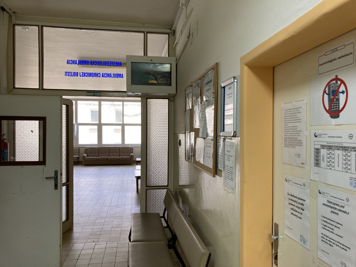 53 Anesteziologicka ambulancia — DOOH screen at Fakultná nemocnica Trenčín, Trenčín