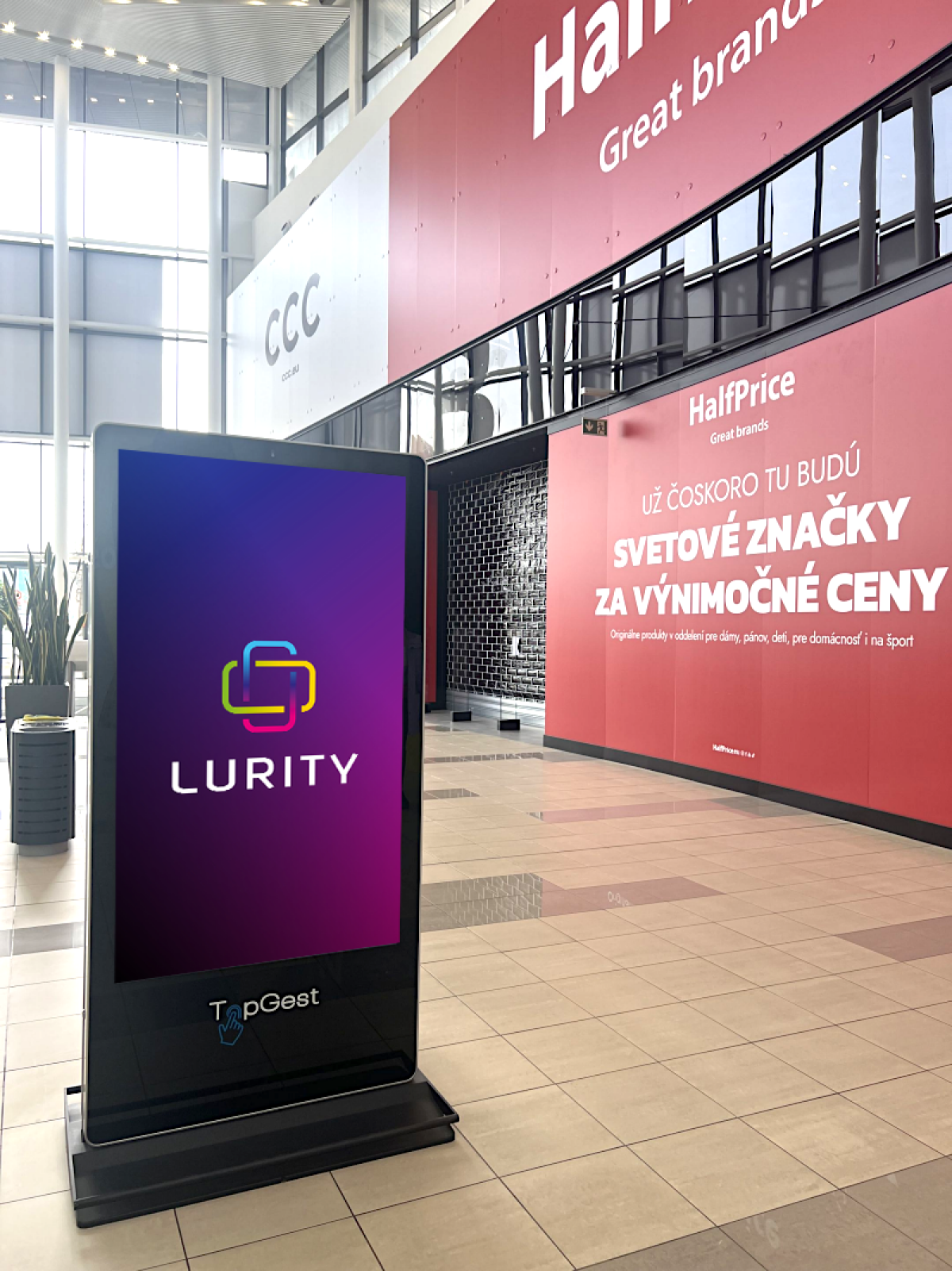 Avion 1B — DOOH-Bildschirm in Avion Shopping Park, Bratislava