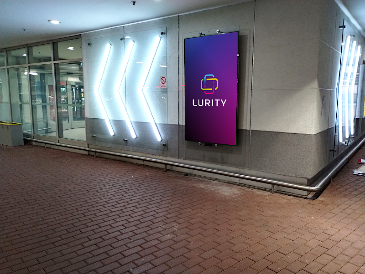 NC Letňany garáže Vstup 2B — DOOH-Bildschirm in OC Letňany, Praha