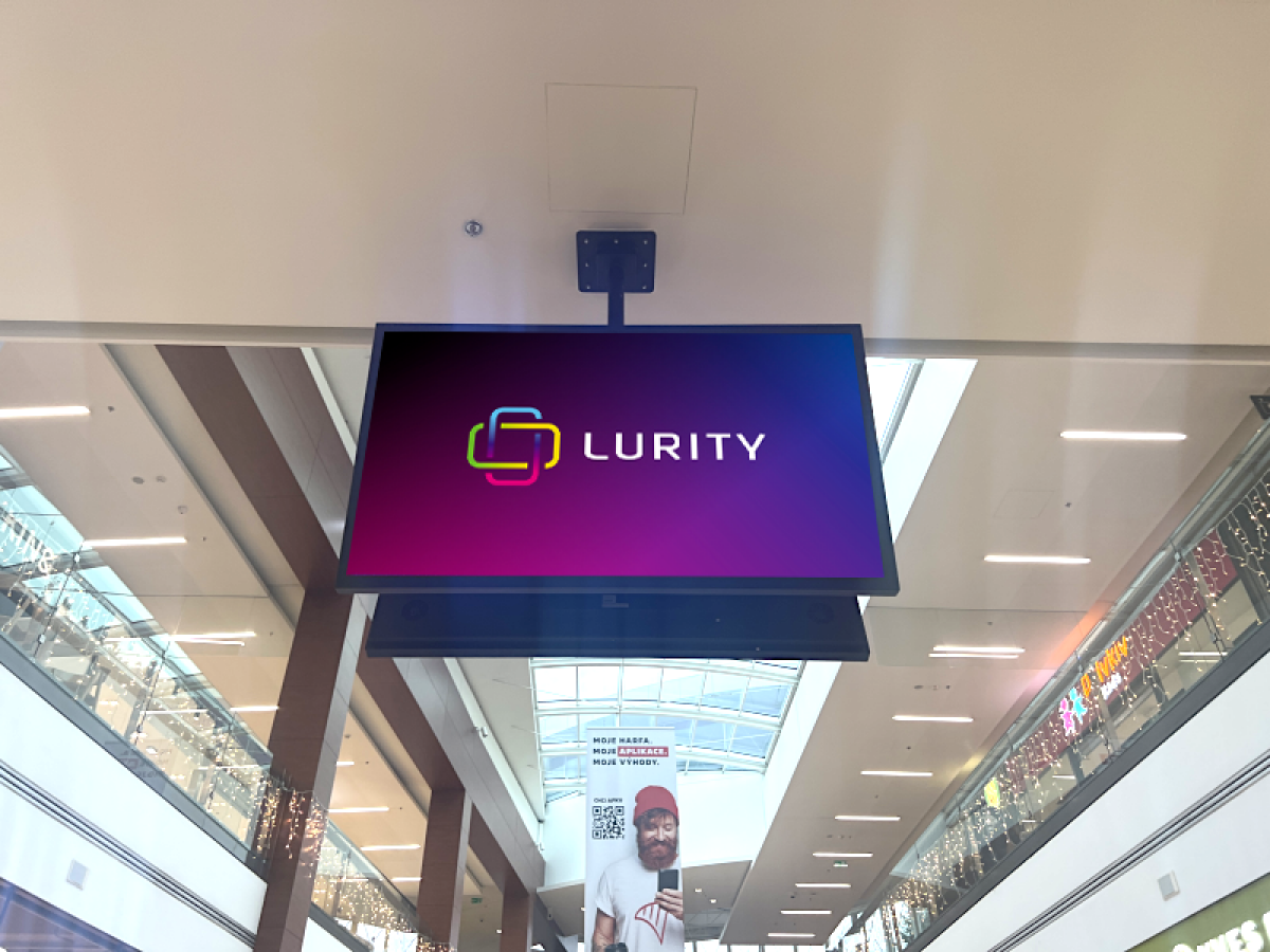 TV4 Pravá chodba, Luxor, Yves Rocher — DOOH screen at Galerie Harfa horizontal, Praha