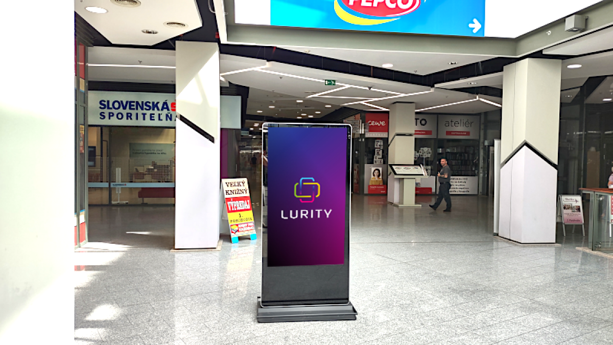 OC Retro Bratislava 3A — DOOH-Bildschirm in OC Retro, Bratislava