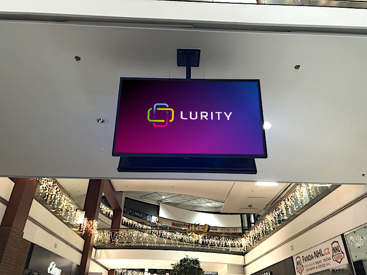 TV8 Levá chodba, Etam, Sephora — DOOH screen at Galerie Harfa horizontal, Praha