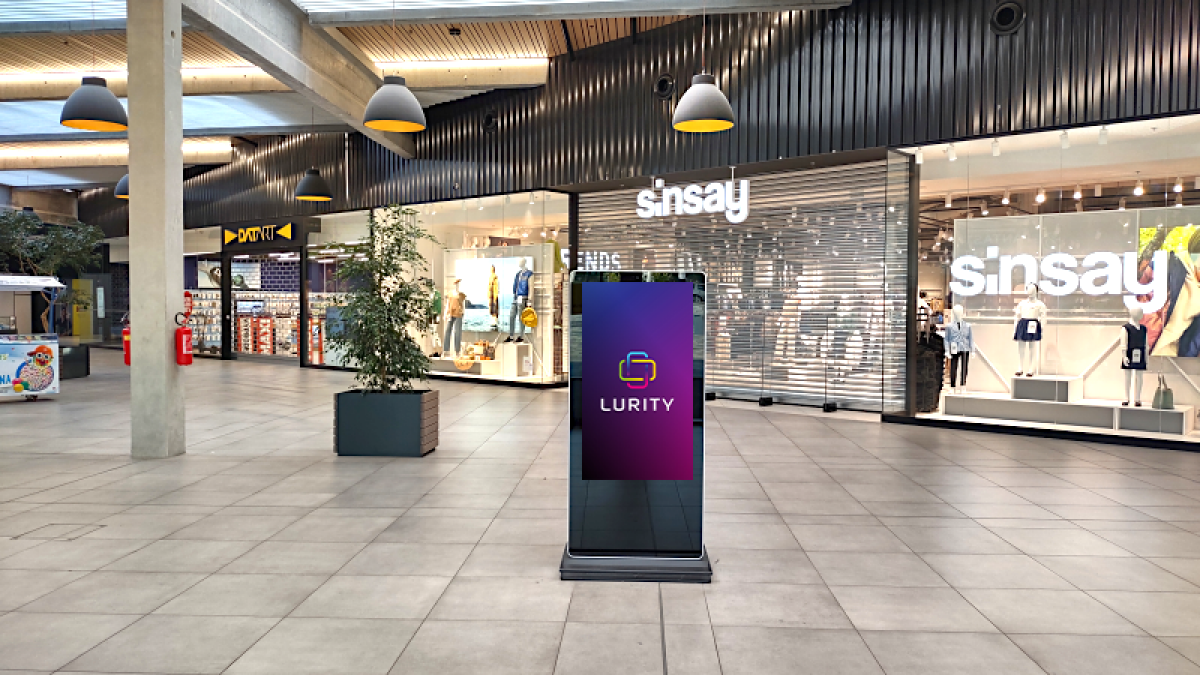 Futurum Brno - Super ZOO příď — DOOH screen at Obchodní Centrum Futurum 2, Brno