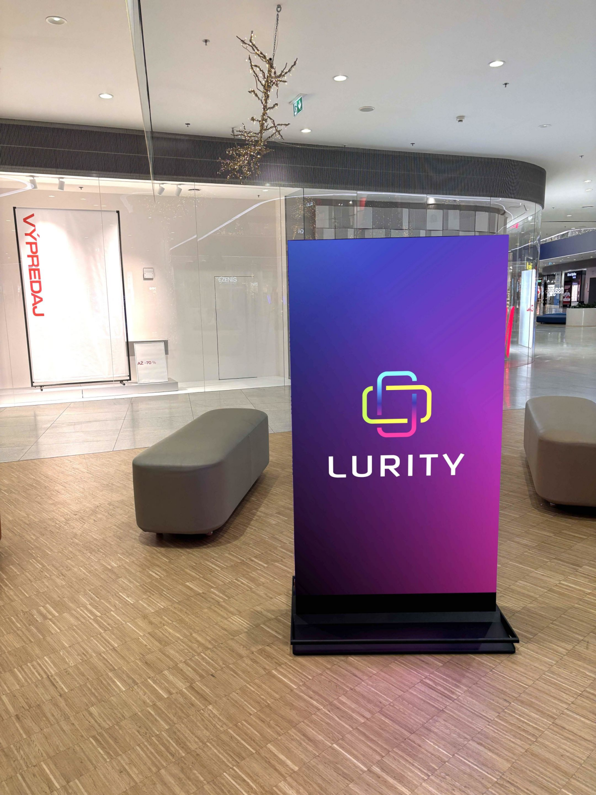 Bory Mall LED 5B — DOOH-Bildschirm in Bory Mall, Bratislava
