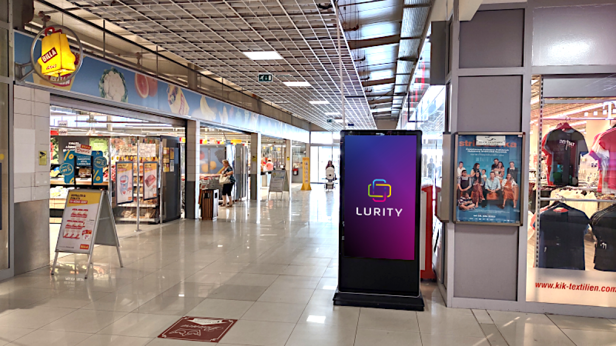OC Madaras Spišská Nová Ves 3B — DOOH screen at OC Madaras, Spišská Nová Ves