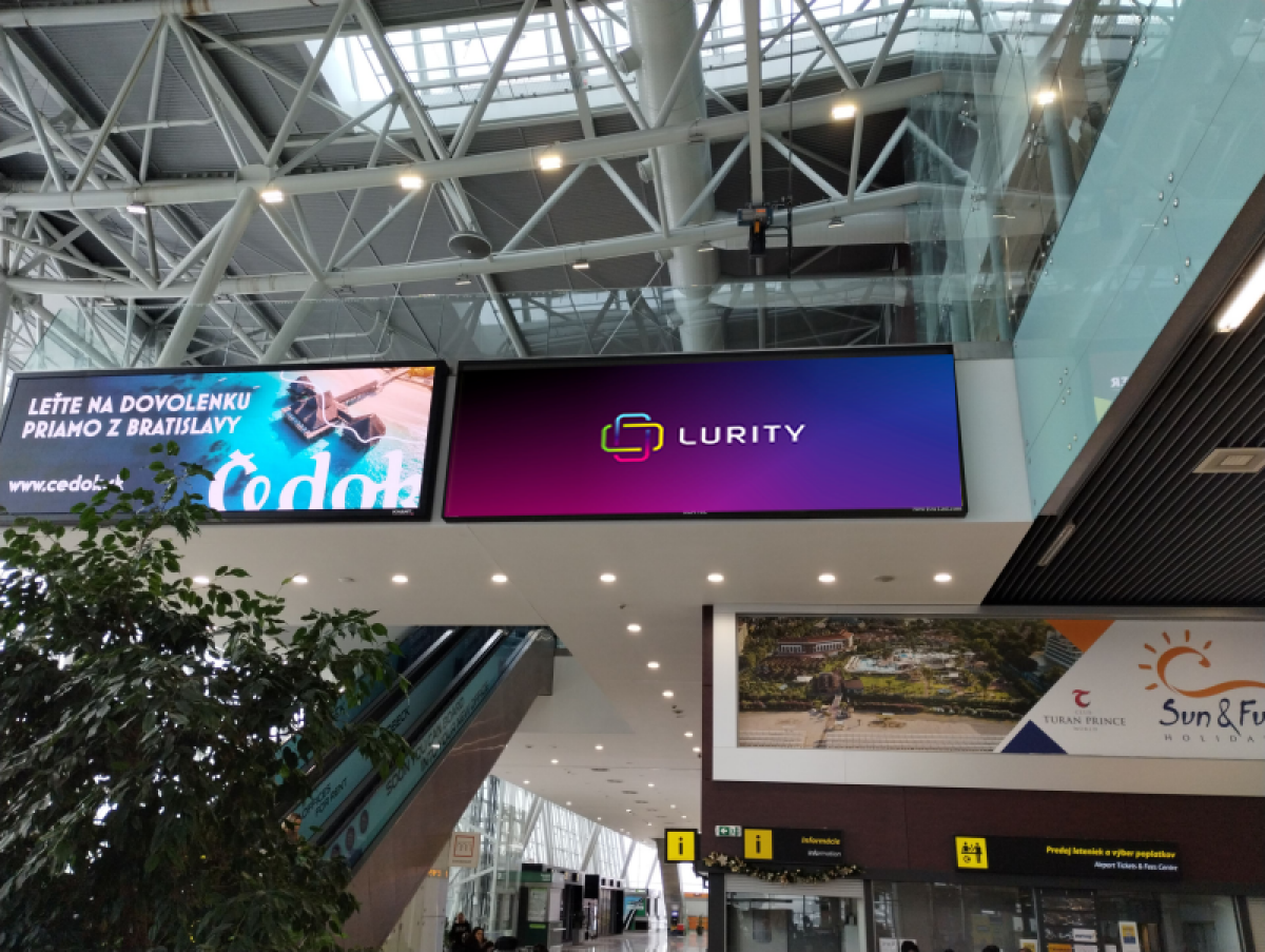 LED Bratislava Letisko 2 pravá — DOOH obrazovka v BTS - Bratislavske letisko - Odlety, Bratislava