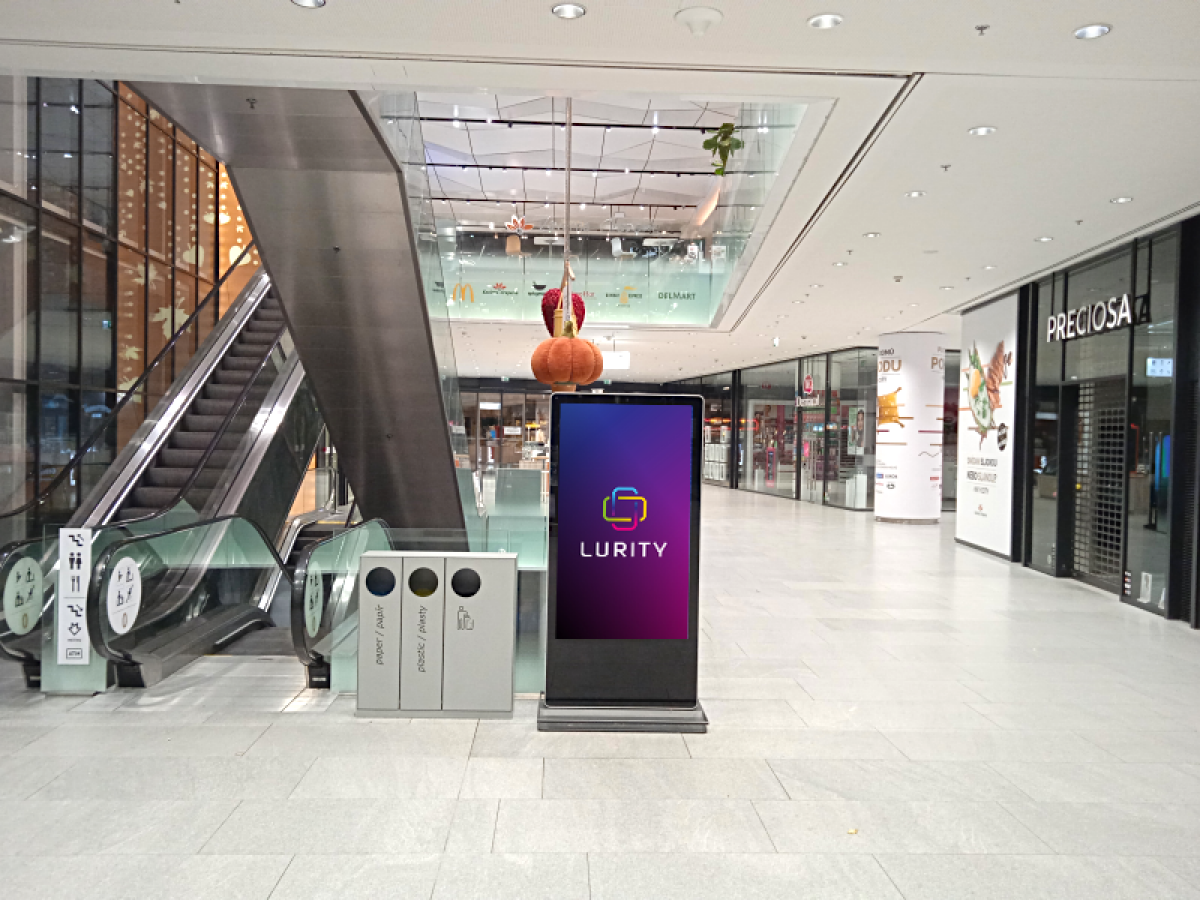 Quadrio 0 Točíci hlava — DOOH-Bildschirm in Quadrio Shopping Station, Praha
