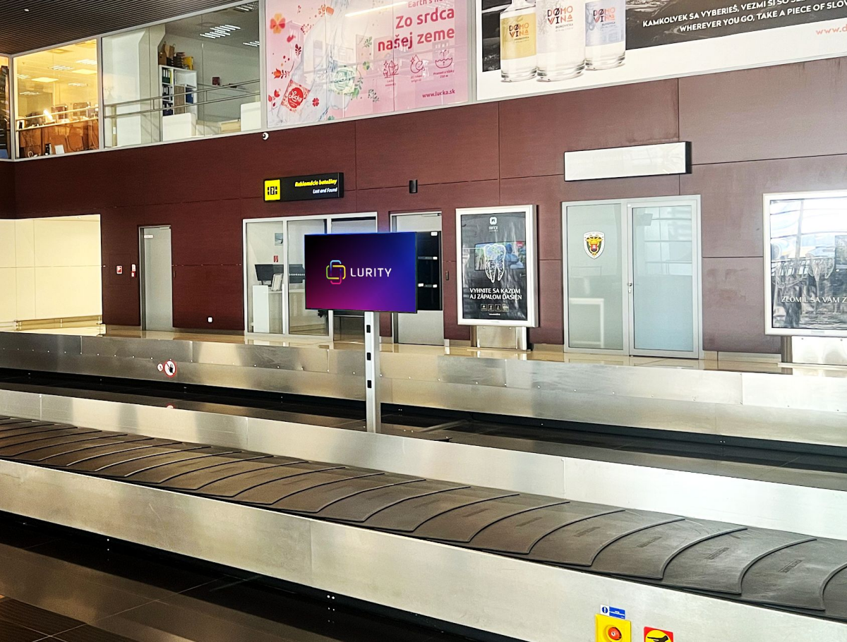 Bratislava Letisko Prílety 7B — DOOH screen at BTS - Bratislavské letisko - Prílety B, Bratislava