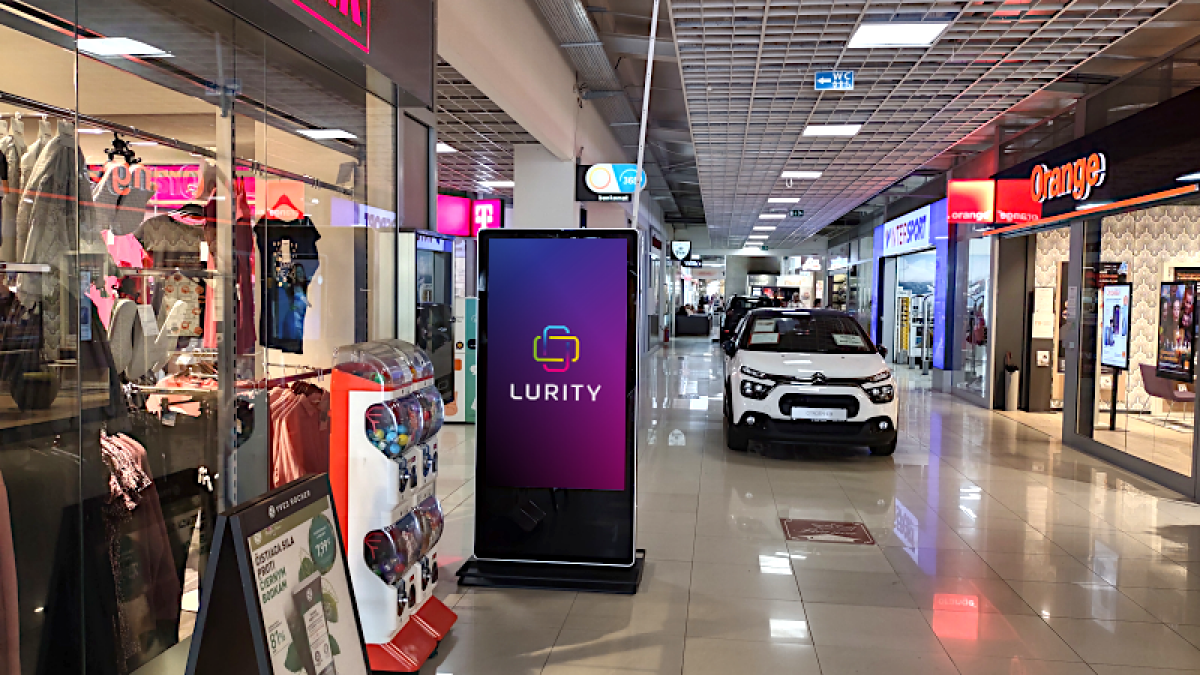 OC Madaras Spišská Nová Ves 3A — DOOH screen at OC Madaras, Spišská Nová Ves