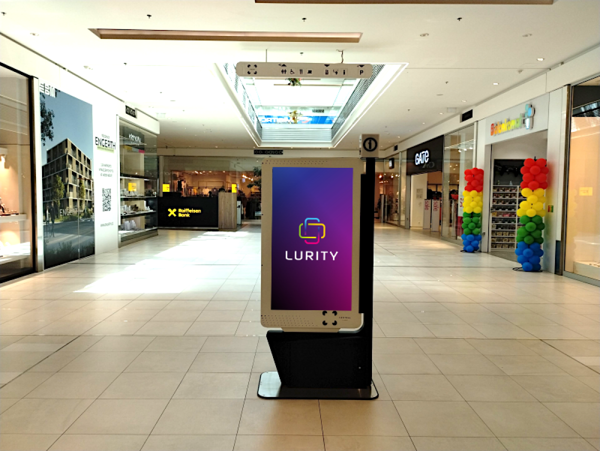 OC Central Kladno 2A H&M 1P — DOOH-Bildschirm in Central Kladno, Kladno