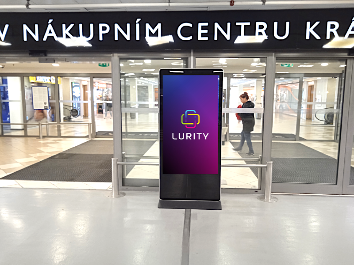 NC Kr. Pole - Garáž — DOOH-Bildschirm in Nákupní Centrum Královo Pole, Brno