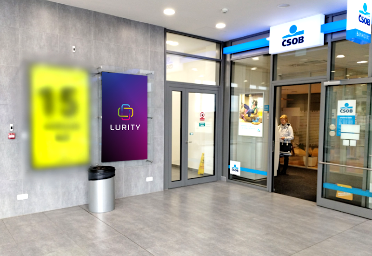 OC Háje Praha ČSOB 5 pravá — DOOH screen at OC Háje - pravá, Praha
