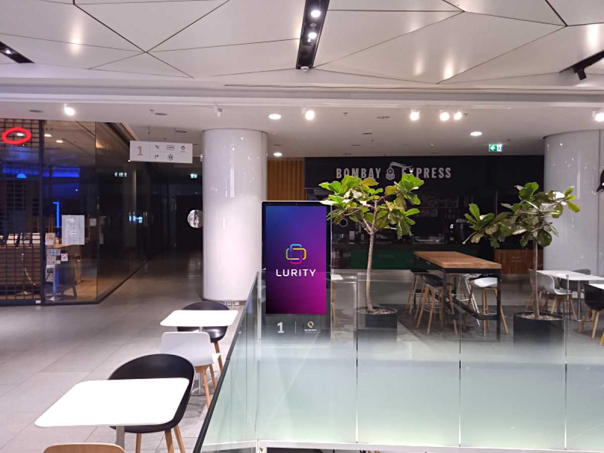 Quadrio 1 Food záď — DOOH-Bildschirm in Quadrio Shopping Station, Praha