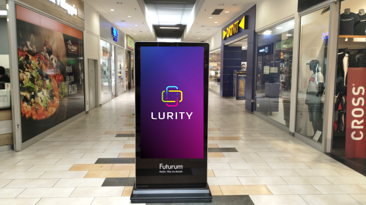 Kolin OC Futurum Bageterie — DOOH-Bildschirm in Futurum Kolín - vertikálne, Kolín