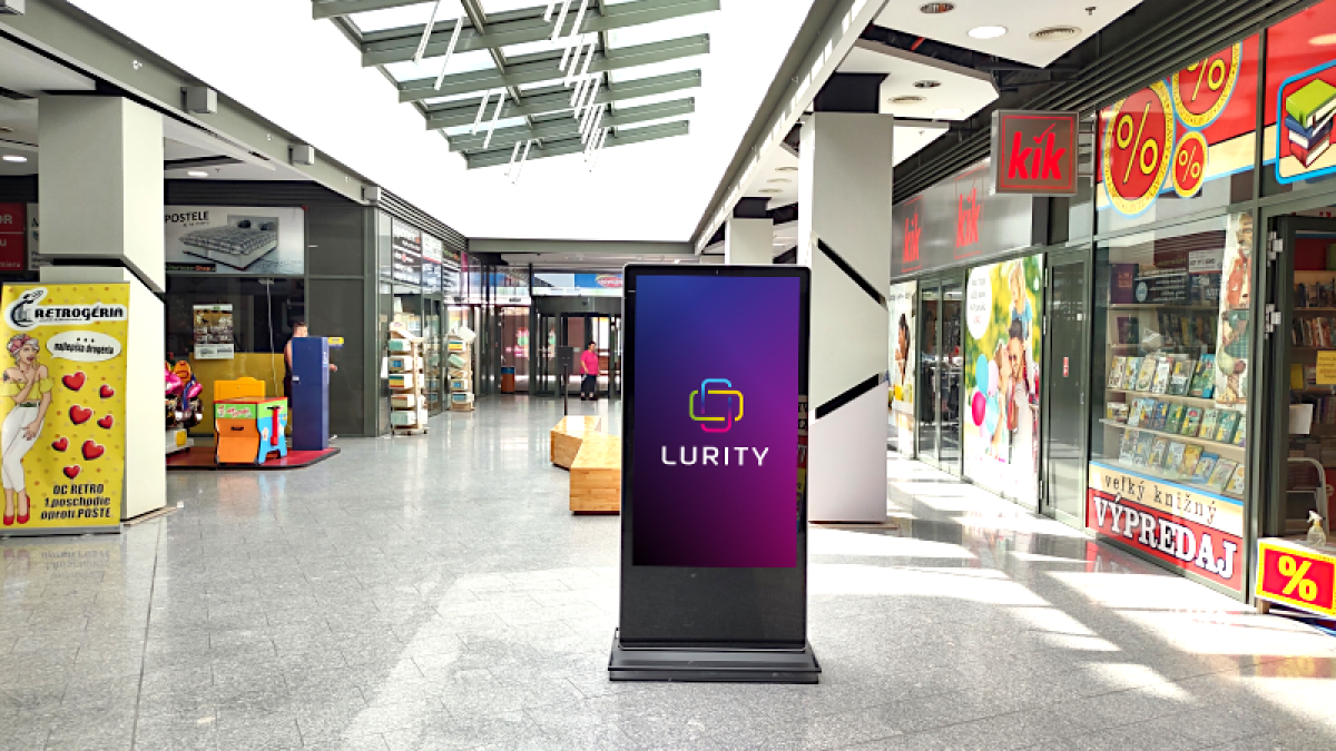 OC Retro Bratislava 3B — DOOH-Bildschirm in OC Retro, Bratislava