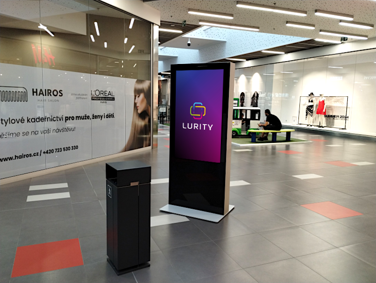 OC Fryda 2B H&M — DOOH-Bildschirm in OC Frýda, Frýdek-Místek