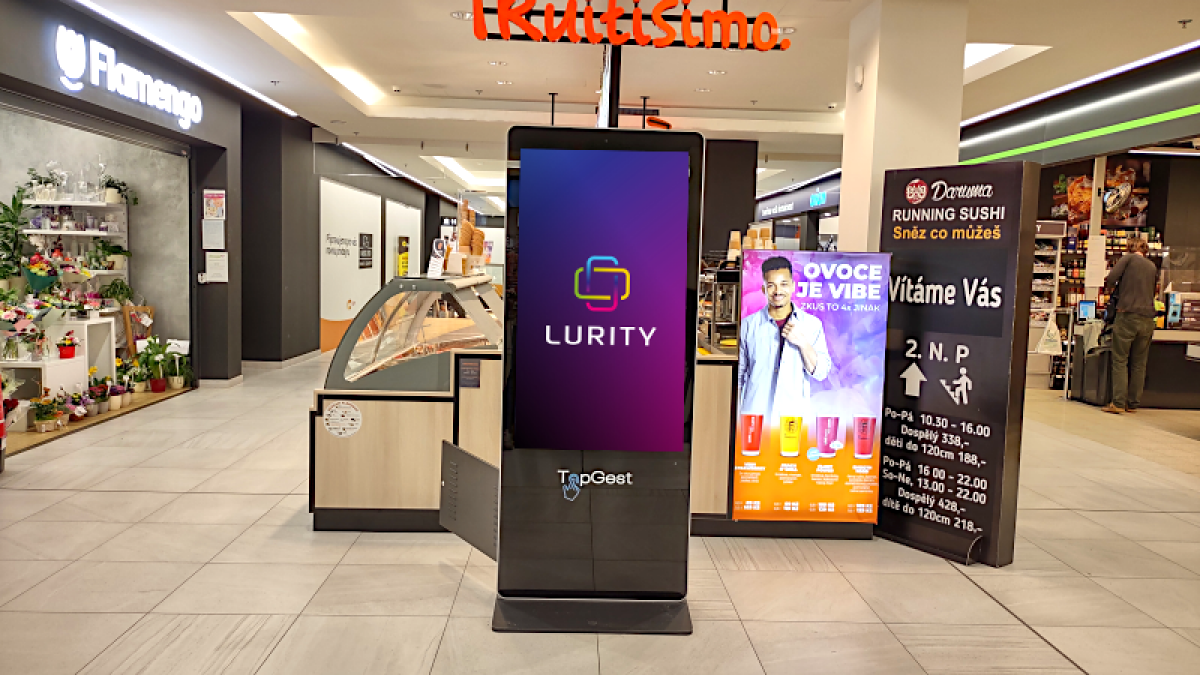 OC Řepy - 2.p Fruitisimo — DOOH screen at OC Řepy 2, Praha