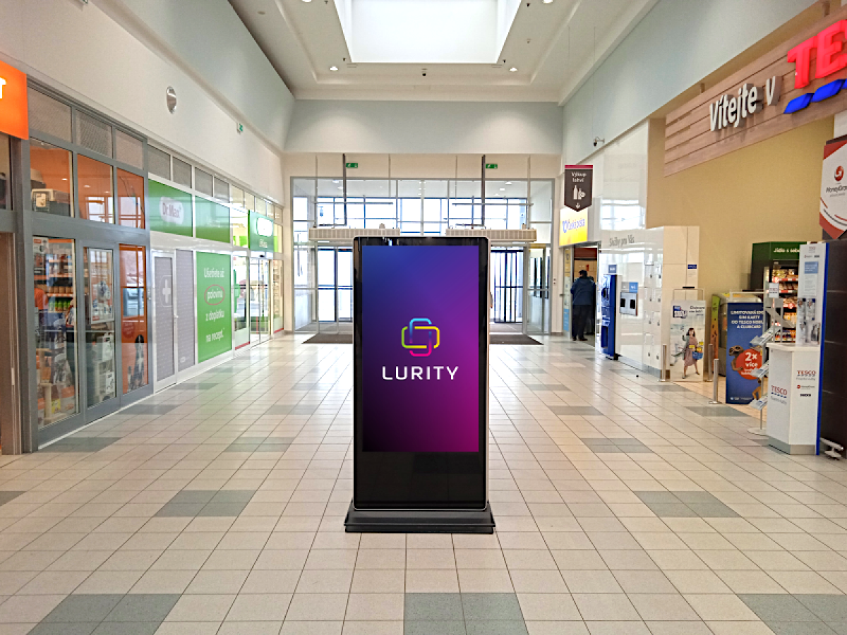 Rokycanská - Tesco záď — DOOH-Bildschirm in Obchodní centrum Plzeň Rokycanská, Plzeň