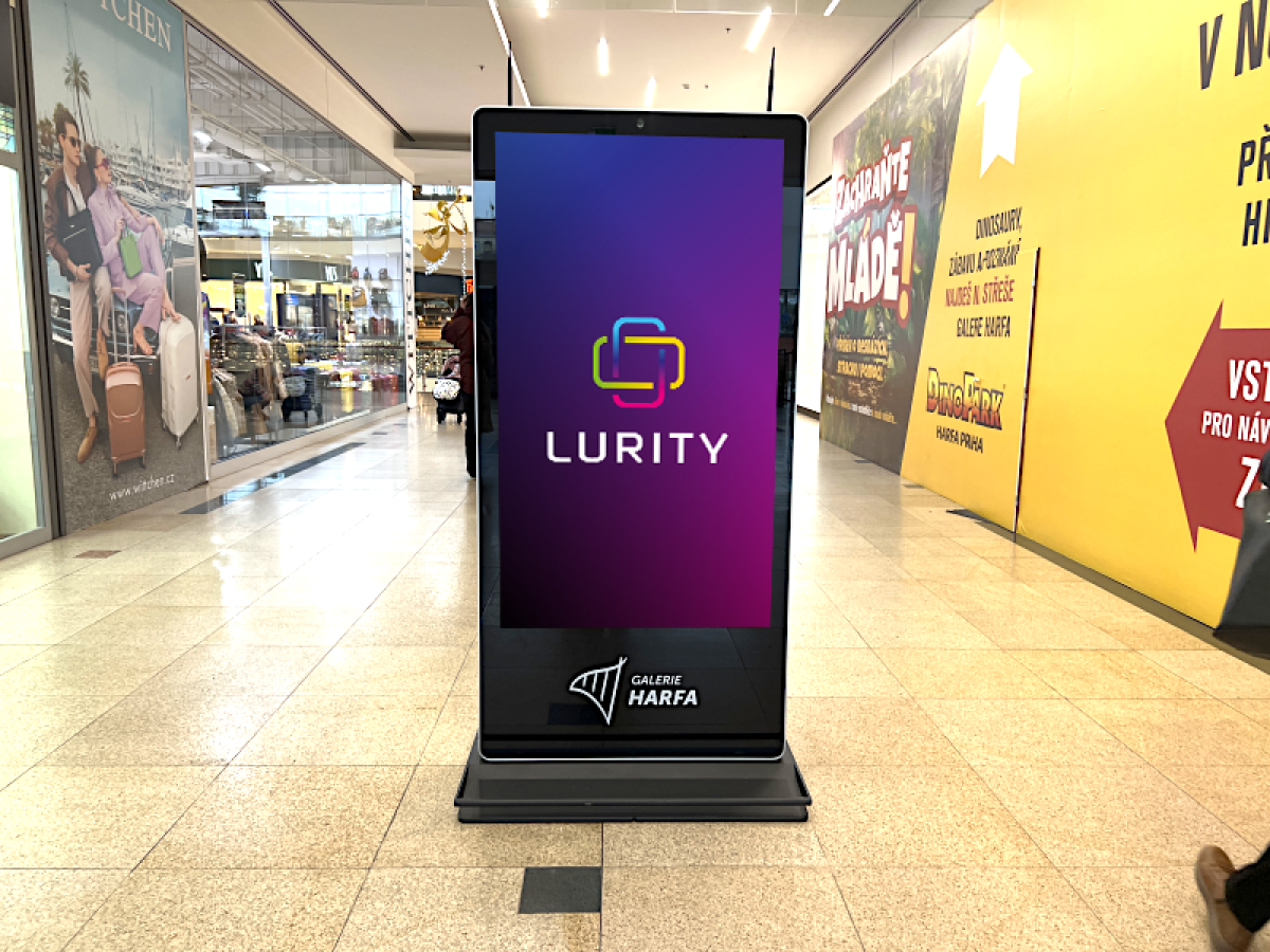 S16 1 patro východ Wittchen, Sinsay — DOOH obrazovka v Galerie Harfa vertikal A, Praha