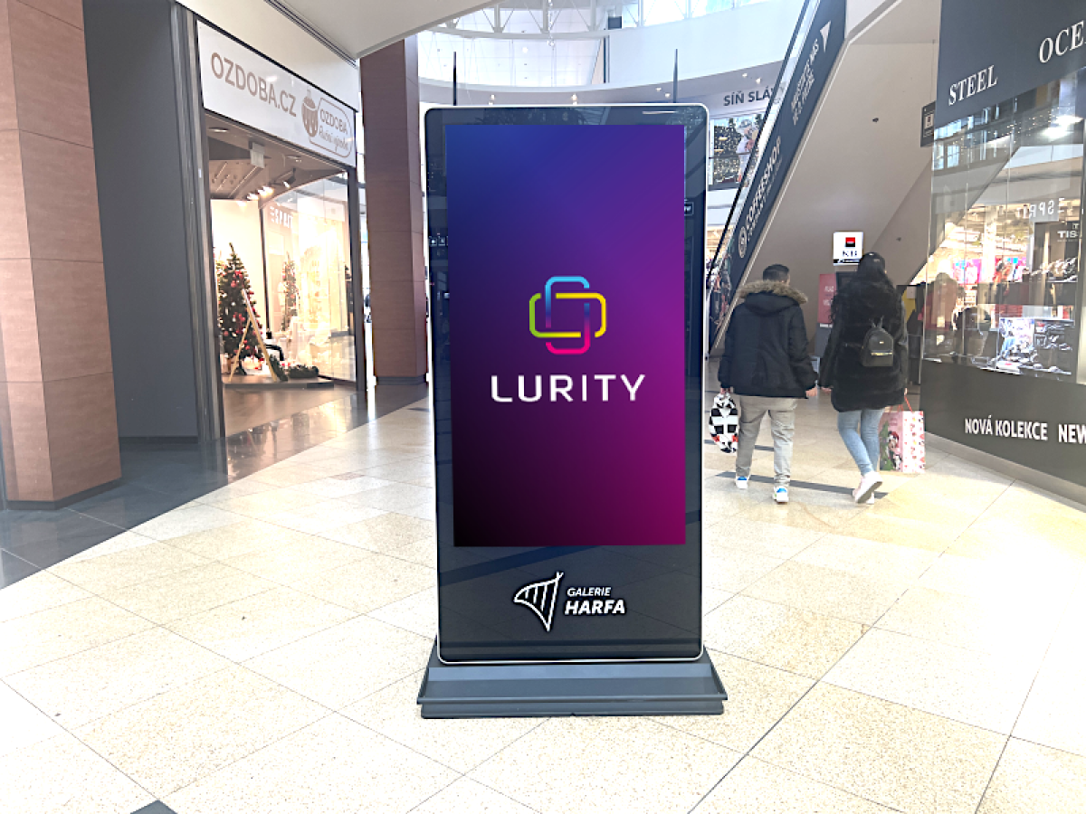 S2 Pravá chodba, Steel — DOOH screen at Galerie Harfa vertikal B, Praha