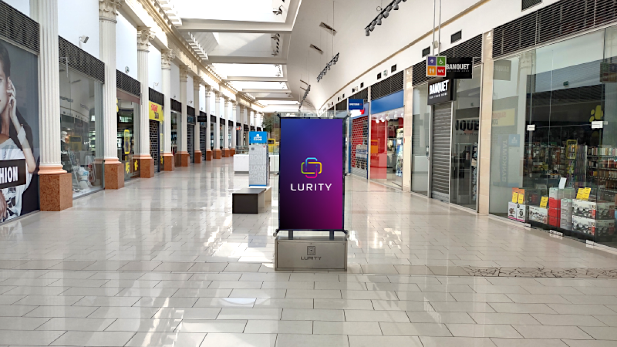 Shopping Palace Bratislava 3B — DOOH-Bildschirm in Shopping Palace Bratislava, Bratislava