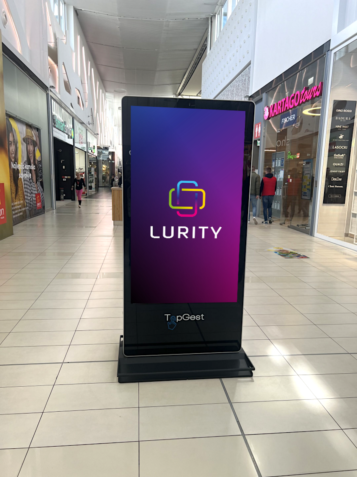 Avion 7A — DOOH-Bildschirm in Avion Shopping Park, Bratislava