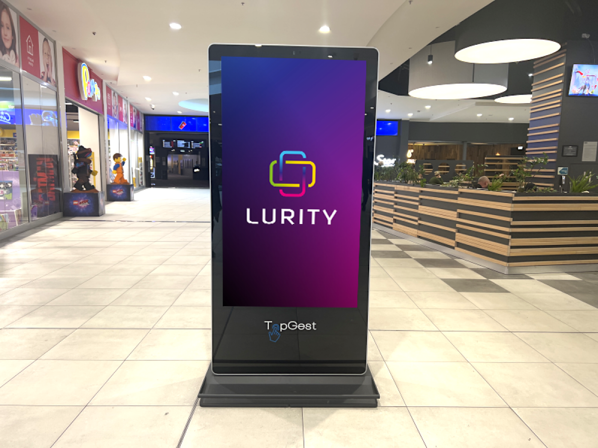 Ostrava Futurum Travelátor — DOOH-Bildschirm in Obchodní Centrum Futurum Ostrava, Ostrava