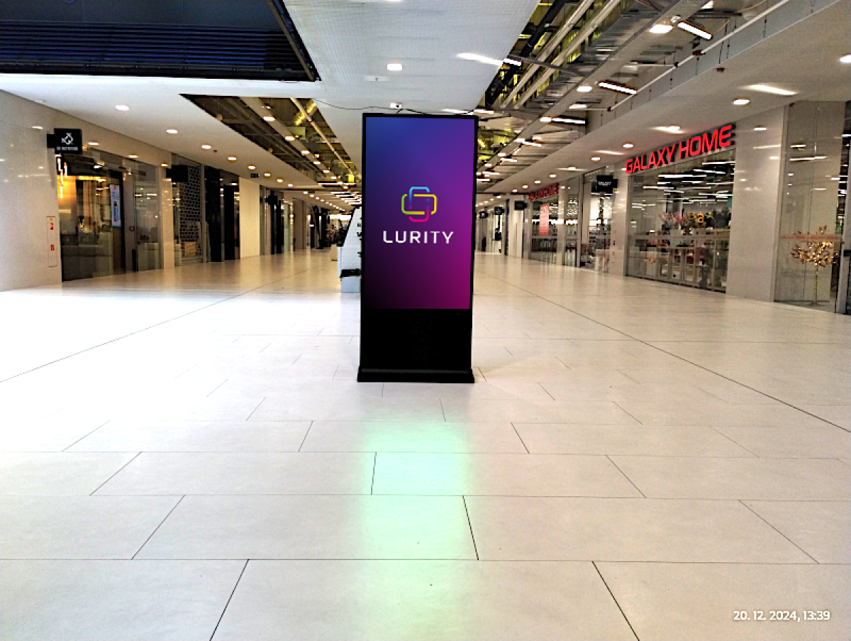 OC Tehelko 2B Eskalátory — DOOH-Bildschirm in OC Tehelko, Bratislava