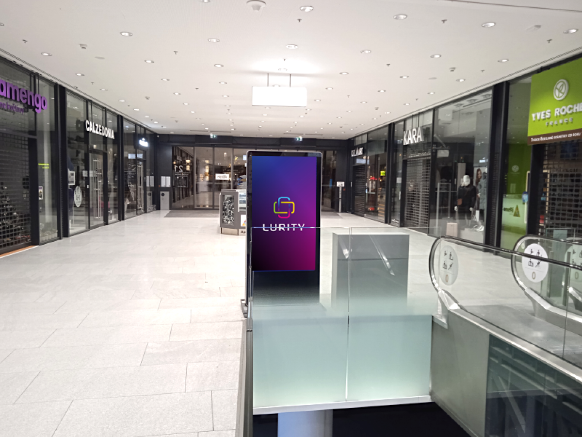Quadrio 0 Točíci hlava záď — DOOH-Bildschirm in Quadrio Shopping Station, Praha